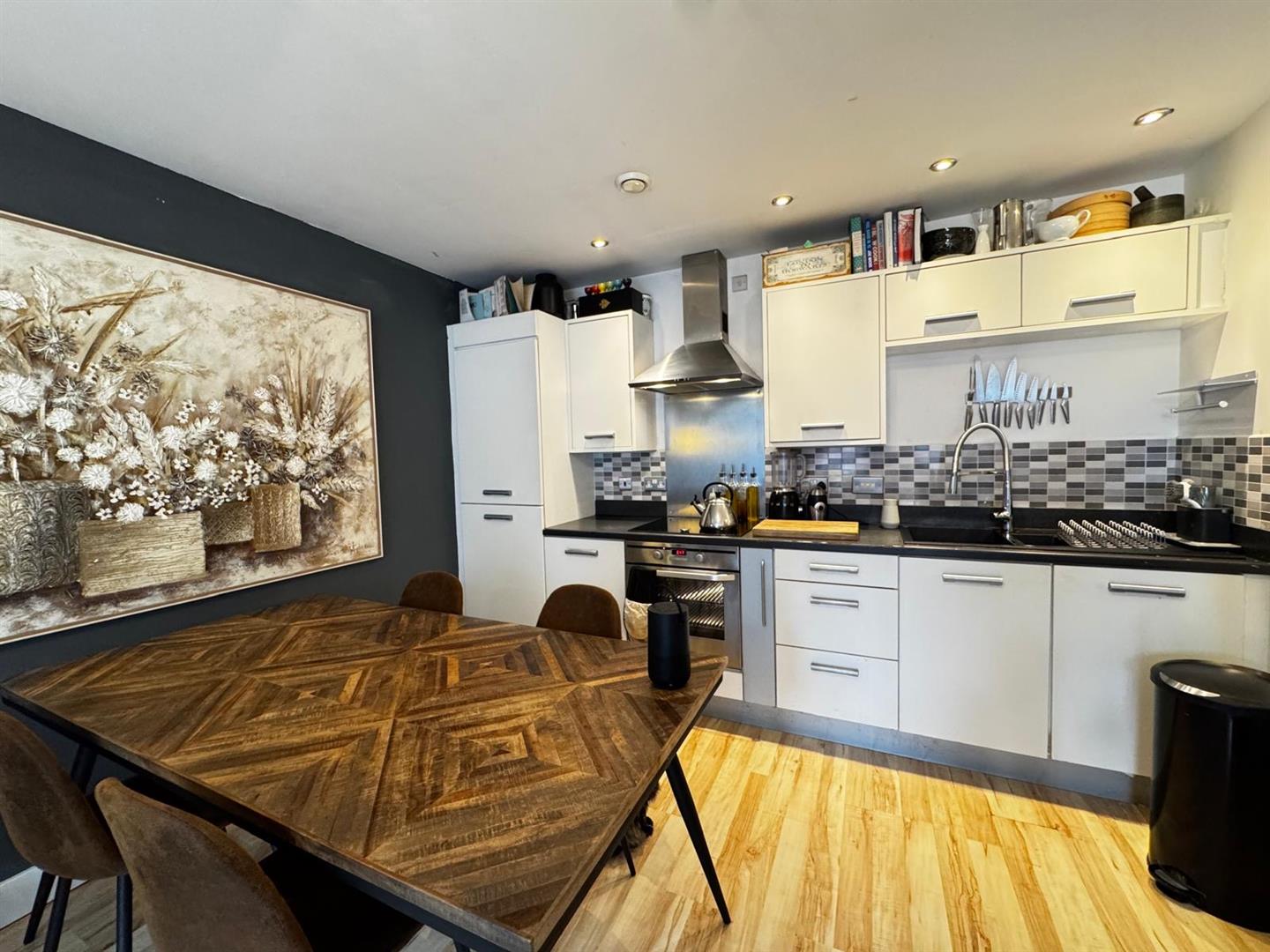 2 Bedroom Apartment To Buy image 5